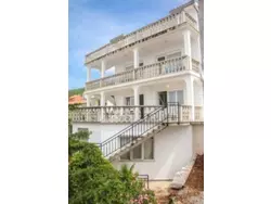 Bild zur gratis inserierten Ferienwohnung Wohnung in Dramalj mit Möbliertem Balkon.