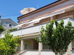 Bild zur gratis inserierten Ferienwohnung mit Terrasse für 9 Personen.