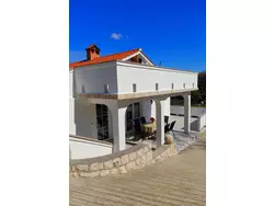 Bild zur gratis inserierten Ferienwohnung in Kampor mit Privatparkplatz.