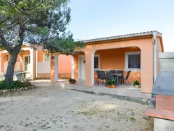 Bild zur gratis inserierten Ferienwohnung mit Terrassen am Wald.