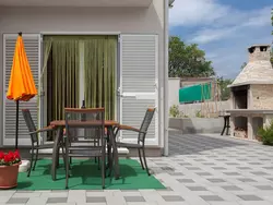 Bild zur gratis inserierten Ferienwohnung "Dinka" mit Terrasse.