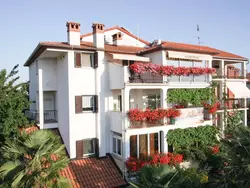 Bild zur gratis inserierten Ferienwohnung Wohnung in Rovinj mit Garten, Terrasse und Grill.