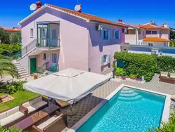 Bild zur gratis inserierten Ferienwohnung mit Terrasse.