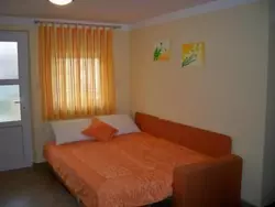 Bild zur gratis inserierten Ferienwohnung mit Blick auf das Wasser.