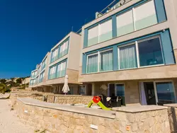 Bild zur gratis inserierten Ferienwohnung Luxuriöse Ferienvilla am Strand Luna Azzurra.