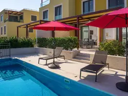 Bild zur gratis inserierten Ferienwohnung Luxuriöse Villa am Strand mit 6 Schlafzimmern Golden A.