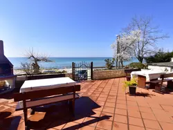 Bild zur gratis inserierten Ferienwohnung Appartement in Zambratija mit Schöner Terrasse.