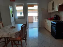 Bild zur gratis inserierten Ferienwohnung in Banjole mit privatem Parkplatz.