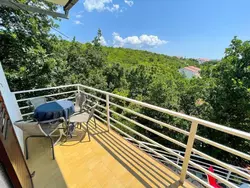 Bild zur gratis inserierten Ferienwohnung Appartement in Šmrika mit Terrasse und Grill.