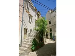 Bild zur gratis inserierten Ferienwohnung Studio in einem traditionellen Steinhaus, in Baska.