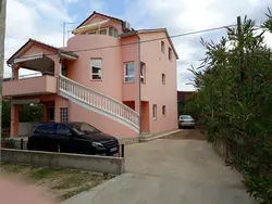 Bild zur gratis inserierten Ferienwohnung mit Balkon in guter Lage.