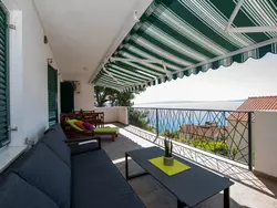 Bild zur gratis inserierten Ferienwohnung mit Blick auf das Wasser.