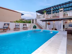 Bild zur gratis inserierten Ferienwohnung Villa Radovani mit privatem Pool und Panoramablick aufs Meer, Jelsa, Insel Hvar.
