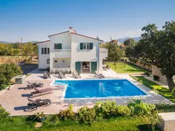 Bild zur gratis inserierten Ferienwohnung Ferienvilla mit Kamin am Waldrand.