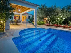 Bild zur gratis inserierten Ferienwohnung Kleine moderne Traumvilla.