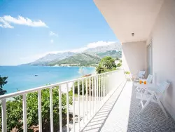 Bild zur gratis inserierten Ferienwohnung in Podaca mit Großem Balkon und Panoramablick.