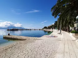 Bild zur gratis inserierten Ferienwohnung Gesamte Wohnung in Gradac mit Möbliertem Balkon.