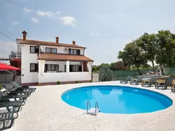 Bild zur gratis inserierten Ferienwohnung 3-Schlafzimmer-Wohnung mit Gemeinschaftspool.