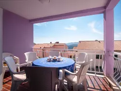 Bild zur gratis inserierten Ferienwohnung Wohnung Violett für 6 Personen.