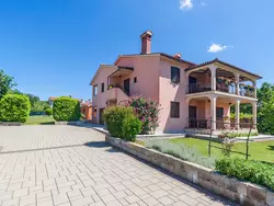 Bild zur gratis inserierten Ferienwohnung Vollständig freistehendes Haus mit schönem Garten.