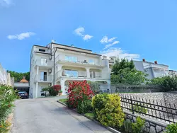 Bild zur gratis inserierten Ferienwohnung Wohnung für 3 Personen mit Terrasse.