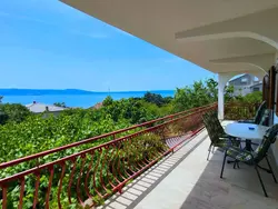 Bild zur gratis inserierten Ferienwohnung Wohnung in Novi Vinodolski mit Gemeinsamem Garten.