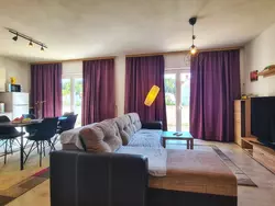 Bild zur gratis inserierten Ferienwohnung Große Wohnung in Palit mit Privatem Balkon.