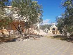 Bild zur gratis inserierten Ferienwohnung mit Blick auf das Wasser.