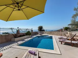 Bild zur gratis inserierten Ferienwohnung "Podgora" mit Blick auf das Wasser.