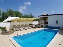 Bild zur gratis inserierten Ferienwohnung mit privatem Pool in Vinkuran.