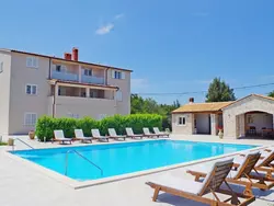 Bild zur gratis inserierten Ferienwohnung in Rakalj mit Grill, Garten und Terrasse.