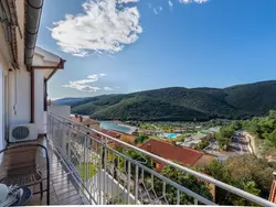 Bild zur gratis inserierten Ferienwohnung Wohnung "Leonardo" mit Blick auf das Wasser.