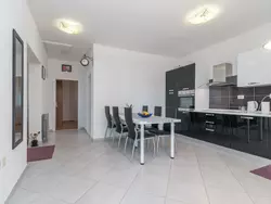 Bild zur gratis inserierten Ferienwohnung Apartment mit zwei Schlafzimmern und Meerblick.