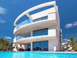 Bild zur gratis inserierten Ferienwohnung Luxusvilla Sunrise Premantur mit Pool.