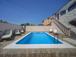 Bild zur gratis inserierten Ferienwohnung Villa mit Garten, Grill und Terrasse.