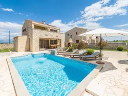 Bild zur gratis inserierten Ferienwohnung Villa Karin mit beheiztem Pool - Agentur TA Leut.