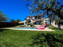 Bild zur gratis inserierten Ferienwohnung Villa Elizabet bei Porec mit Pool.