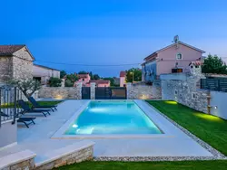 Bild zur gratis inserierten Ferienwohnung Villa Grande, klimatisiert und mit Pool in Jursici.