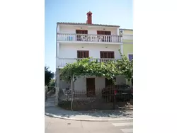 Bild zur gratis inserierten Ferienwohnung Appartement mit Balkon.