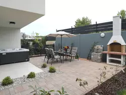 Bild zur gratis inserierten Ferienwohnung Luxus-Appartement mit Jacuzzi, Parkplatz und Garten.