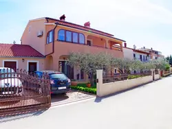 Bild zur gratis inserierten Ferienwohnung in Pula mit Grill, Garten und Terrasse.