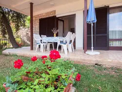 Bild zur gratis inserierten Ferienwohnung Wohnung in Rabac mit kleiner Terrasse.