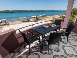 Bild zur gratis inserierten Ferienwohnung Wohnung in Turanj mit Grill.