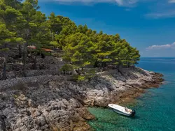 Bild zur gratis inserierten Ferienwohnung Haus in Općina Sućuraj mit Grill und Terrasse.