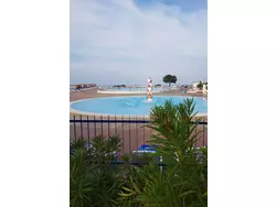 Bild zur gratis inserierten Ferienwohnung Wohnung Hama Komunela mit Garten und Stellplatz.