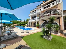 Bild zur gratis inserierten Ferienwohnung Wohnung mit Terrasse - Gemeinschaftspool.