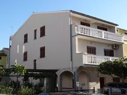 Bild zur gratis inserierten Ferienwohnung Appartement mit Balkon.