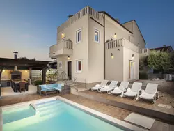 Bild zur gratis inserierten Ferienwohnung Villa Castagna in Premantura mit Pool und Sauna.