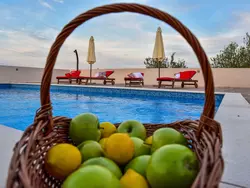 Bild zur gratis inserierten Ferienwohnung Villa Maslina mit privatem Pool in ruhiger Lage.