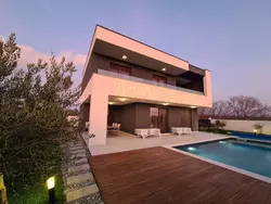 Bild zur gratis inserierten Ferienwohnung Villa Angelo mit Sauna, Fitnessraum und Pool.